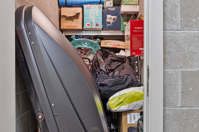 Ce spacieux appartement de 3 chambres, 2 salles de bain, 2 terrasses, une cave privative et un emplacement de parking souterrain se situe au 7e étage de la prestigieuse Résidence BELVIEW, en plein cœur du quartier européen. Grâce à sa situation en a