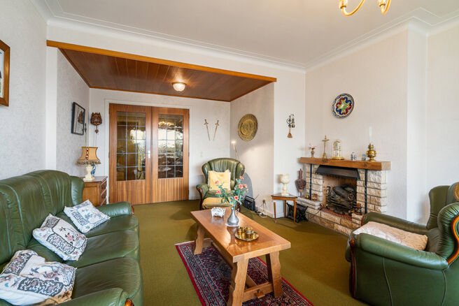 Cet appartement lumineux et fonctionnel de 2 chambres est situé au 8e étage d’une copropriété bien entretenue.
Grâce à son emplacement en hauteur, il bénéficie d’une belle vue dégagée et d’une agréable luminosité tout au long de la journ