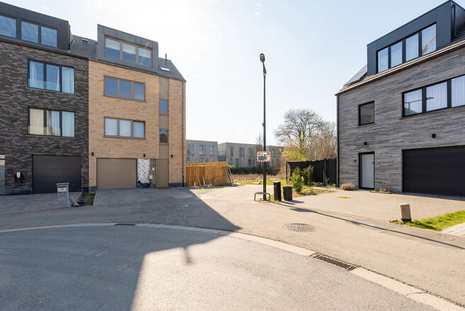 Full description: https://www.homerun.immo/en/for-sale
bart@homerun.immo &ndash; 02 445 10 00
FREE VALUATION: https://www.homerun.immo/en/valuation

This 428 m&sup2; building plot is ideally located in the recent &lsquo;Craetbosch&rsquo; development, a quiet and green re