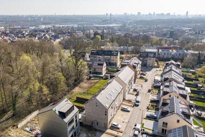 Full description: https://www.homerun.immo/en/for-sale
bart@homerun.immo &ndash; 02 445 10 00
FREE VALUATION: https://www.homerun.immo/en/valuation

This 428 m&sup2; building plot is ideally located in the recent &lsquo;Craetbosch&rsquo; development, a quiet and green re