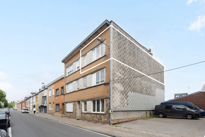 This contemporary, fully move-in-ready two-bedroom apartment is located in a small-scale co-ownership in Strombeek-Bever.
The apartment features a southeast-facing terrace and includes two practical private cellars for additional storage space.
With its m