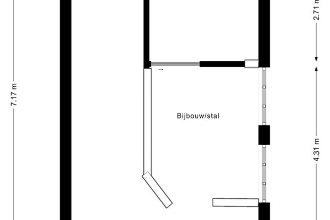 Deze ruime, instapklare en energiezuinige gezinswoning met vijf slaapkamers, tuin en garage is ideaal gelegen in een rustige woonwijk.
Ze is voorzien van alle hedendaags comfort en beschikt bovendien over een extra ruimte die perfect dienst kan doen als p