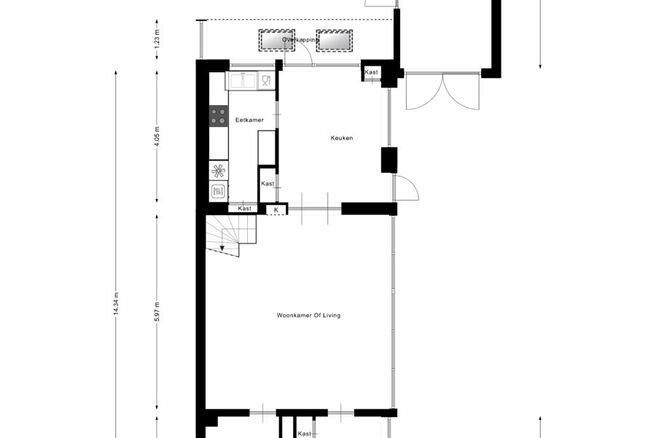 Deze ruime en lichtrijke gezinswoning beschikt over 4 volwaardige slaapkamers, een aparte garage en een gezellige tuin.
Ze is gelegen in een rustige, autoluwe straat, wat bijdraagt aan een aangename en veilige leefomgeving.
Bovendien beschikt de woning ov