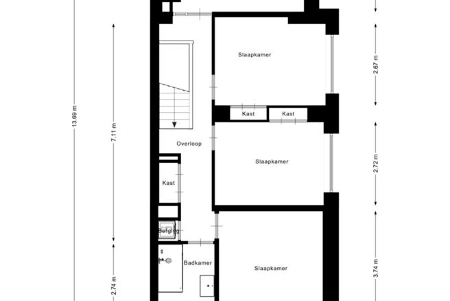 Deze ruime en lichtrijke gezinswoning beschikt over 4 volwaardige slaapkamers, een aparte garage en een gezellige tuin.
Ze is gelegen in een rustige, autoluwe straat, wat bijdraagt aan een aangename en veilige leefomgeving.
Bovendien beschikt de woning ov