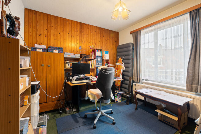 Uitgebreide beschrijving: https://www.homerun.immo/nl/te-koop
GRATIS SCHATTING: https://www.homerun.immo/nl/schatting
VIDEO TOUR: https://www.youtube.com/watch?v=6sY5eU9lux8

Deze solide woning met drie slaapkamers geniet van een uitstekende ligging in de