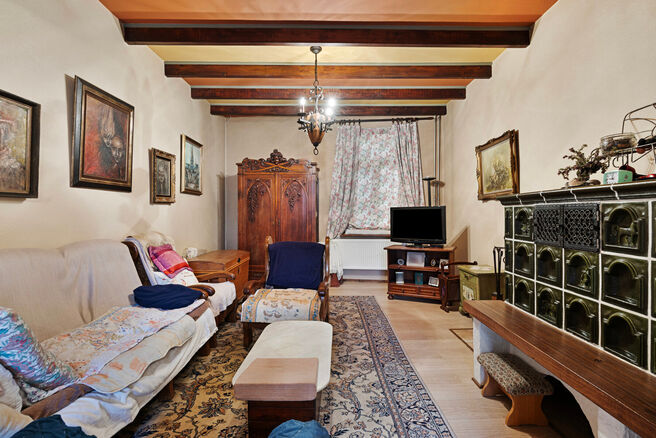 Cette maison familiale pittoresque se situe dans un quartier agréable et offre deux chambres, avec la possibilité d’en aménager une troisième. Elle comprend une cave spacieuse, une véranda lumineuse et une grande terrasse orientée plein sud.

AGEN