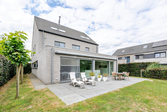 Villa for rent in Meise