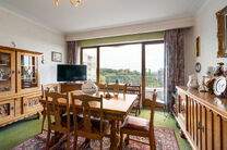 Cet appartement lumineux et fonctionnel de 2 chambres est situé au 8e étage d’une copropriété bien entretenue.
Grâce à son emplacement en hauteur, il bénéficie d’une belle vue dégagée et d’une agréable luminosité tout au long de la journ