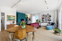 Cet appartement d&rsquo;angle lumineux et pr&ecirc;t &agrave; emm&eacute;nager, comprenant 2 chambres et 1 salle de bains, se situe au 3ᵉ &eacute;tage d&rsquo;une petite copropri&eacute;t&eacute;. Il b&eacute;n&eacute;ficie d&rsquo;une situation privil&eacute;gi&eacute;e &agrave; proximit&eacute; du Parc de Laeken, dans un quartier r