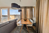 Ce magnifique appartement d'angle, prêt à emménager, combine un emplacement exceptionnel avec un confort de vie optimal. Situé en bordure du parc Drie Fonteinen à Vilvorde, il offre un environnement verdoyant et paisible tout en permettant un accès 