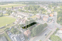 Rural building plot (2a 21ca = 221 m&sup2;) suitable for a semi-detached single-family home.
A visual simulation showing the possible building width and depth is included in the photo gallery.

LOCATION:
▪️ Shops and amenities within easy reach &ndash; Aldi (