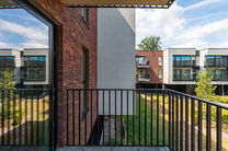 Beautiful furnished apartment with terrace, underground parking space and private cellar, ideally located close to public transport and a wide range of amenities.

LAYOUT:
Upon entering the apartment, you are welcomed into a pleasant open-plan living area