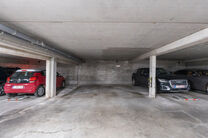 This two-bedroom apartment is located on the second floor of a well-maintained, high-quality building, surrounded by greenery and tranquillity. Despite its peaceful setting, shops, public transport and other amenities are within walking distance.

The apa