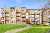 This two-bedroom apartment is located on the second floor of a well-maintained, high-quality building, surrounded by greenery and tranquillity. Despite its peaceful setting, shops, public transport and other amenities are within walking distance.

The apa