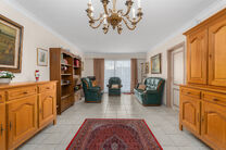 This two-bedroom apartment is located on the second floor of a well-maintained, high-quality building, surrounded by greenery and tranquillity. Despite its peaceful setting, shops, public transport and other amenities are within walking distance.

The apa