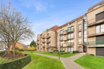 This two-bedroom apartment is located on the second floor of a well-maintained, high-quality building, surrounded by greenery and tranquillity. Despite its peaceful setting, shops, public transport and other amenities are within walking distance.

The apa