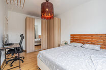 This contemporary, fully move-in-ready two-bedroom apartment is located in a small-scale co-ownership in Strombeek-Bever.
The apartment features a southeast-facing terrace and includes two practical private cellars for additional storage space.
With its m