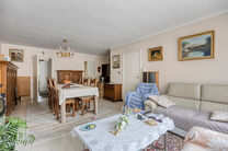 This two-bedroom apartment with garage and garden is located on the first floor of a small-scale co-ownership (6 apartments) in the center of Zaventem.

LAYOUT:
Upon entering the apartment, you are welcomed into the entrance hall, which leads to the spaci