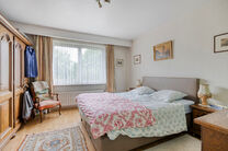 This two-bedroom apartment with garage and garden is located on the first floor of a small-scale co-ownership (6 apartments) in the center of Zaventem.

LAYOUT:
Upon entering the apartment, you are welcomed into the entrance hall, which leads to the spaci