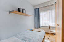This two-bedroom apartment with garage and garden is located on the first floor of a small-scale co-ownership (6 apartments) in the center of Zaventem.

LAYOUT:
Upon entering the apartment, you are welcomed into the entrance hall, which leads to the spaci