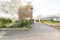 This well-maintained and spacious family home, offering 4 bedrooms and 2 bathrooms, is located in a quiet, residential and low-traffic neighborhood, on a יפה plot of 9a 12ca with a favorable south-east orientation. Thanks to this orientation, you can e