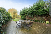 This move-in-ready and energy-efficient family home with 4 to 5 bedrooms is located in the rural village of Humbeek, part of Grimbergen, on a beautiful 711 m² plot. The property includes an integrated garage and a versatile ground-floor space, currently 