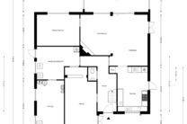 Spacious, move-in-ready and energy-efficient family home with 5 bedrooms, garden and garage – ideal for professional practice or commercial space.
Located in a quiet residential neighborhood, this property offers all modern comforts plus a versatile ext