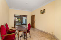 Move-in ready family home with 3 bedrooms, ideally located in the rural area of Koningslo, combining a quiet residential setting with excellent accessibility to both Flanders and the Brussels-Capital Region.

Set on a plot of 3a 43ca, the property benefit