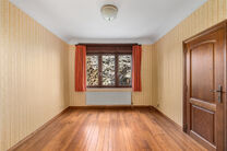 Move-in ready family home with 3 bedrooms, ideally located in the rural area of Koningslo, combining a quiet residential setting with excellent accessibility to both Flanders and the Brussels-Capital Region.

Set on a plot of 3a 43ca, the property benefit