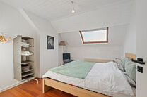 Deze instapklare en energiezuinige gezinswoning met 4 tot 5 slaapkamers bevindt zich in het landelijke Humbeek, deelgemeente van Grimbergen, op een mooi perceel van 711 m&sup2;. De woning beschikt over een inpandige garage en een polyvalente ruimte op het gel