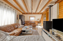 Cette maison familiale avec 3 chambres, garage et jardin est située sur un terrain de 5a94ca dans un lotissement agréable et calme, à un excellent emplacement à proximité du célèbre Château et Parc de Kruikenburg.

DESCRIPTION :
Au rez-de-chaussé