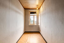Cette spacieuse maison familiale est situ&eacute;e &agrave; proximit&eacute; du centre de Vilvorde et dispose de pas moins de 5 chambres, d&rsquo;un grenier suppl&eacute;mentaire, d&rsquo;une cave et d&rsquo;une terrasse. Gr&acirc;ce &agrave; ses beaux volumes et &agrave; ses diff&eacute;rents niveaux, la maison 