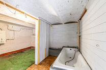 Cette spacieuse maison familiale est situ&eacute;e &agrave; proximit&eacute; du centre de Vilvorde et dispose de pas moins de 5 chambres, d&rsquo;un grenier suppl&eacute;mentaire, d&rsquo;une cave et d&rsquo;une terrasse. Gr&acirc;ce &agrave; ses beaux volumes et &agrave; ses diff&eacute;rents niveaux, la maison 