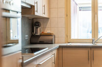 Cette spacieuse maison familiale avec 3 chambres, 2 salles de bains et plusieurs espaces de vie est id&eacute;alement situ&eacute;e dans un environnement rural, au sein d&rsquo;un quartier r&eacute;sidentiel calme &agrave; la fronti&egrave;re de Grimbergen.
Elle offre une combinaison parf